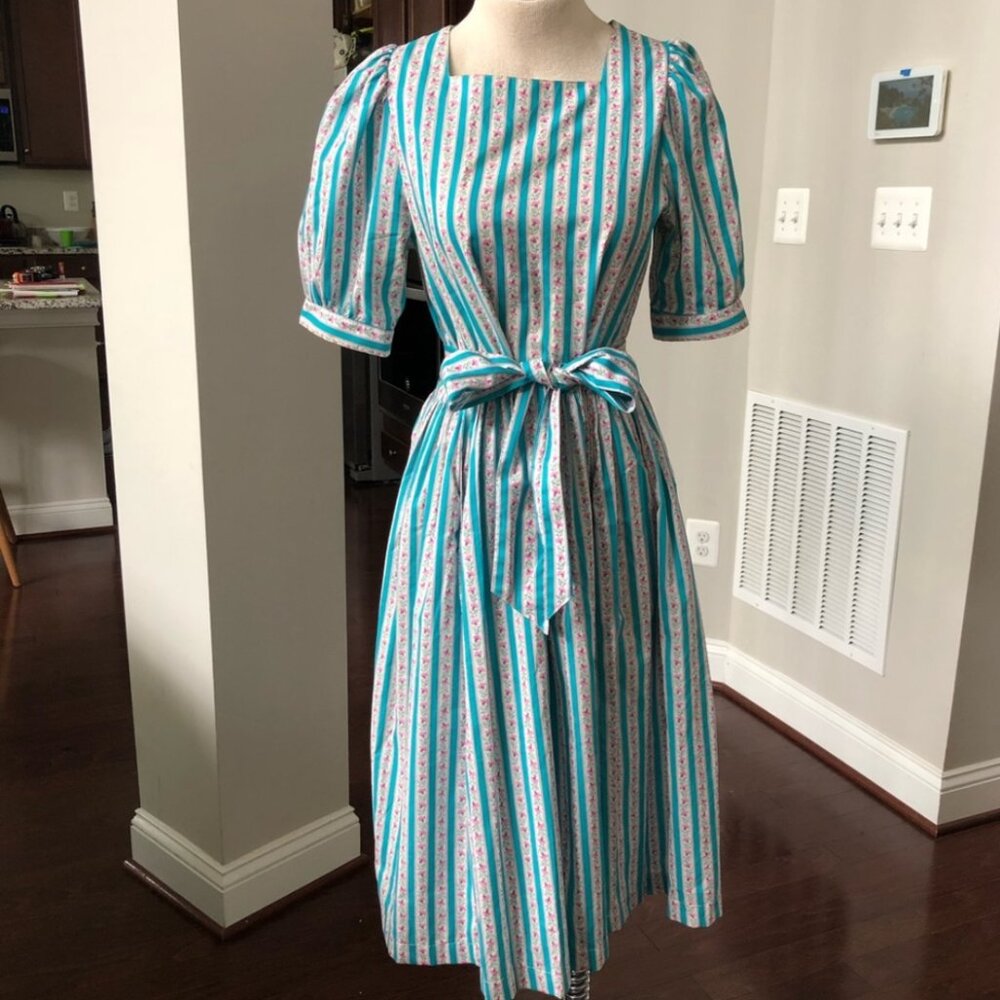 DISO (Desperately In Search Of!) Vintage Laura Ashley Floral Stripe Dresses!